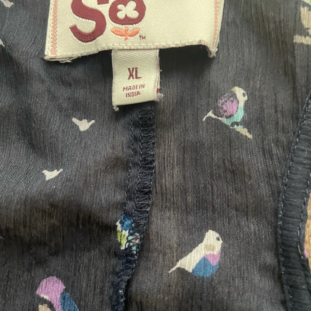 SO Sheer Ruffle Bird Top - Picture 3 of 5
